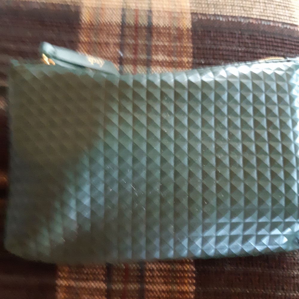 Ipsy bag and four items
